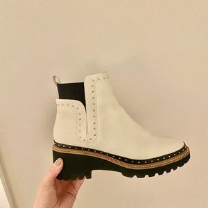Dolce Vita White Boots Size 9